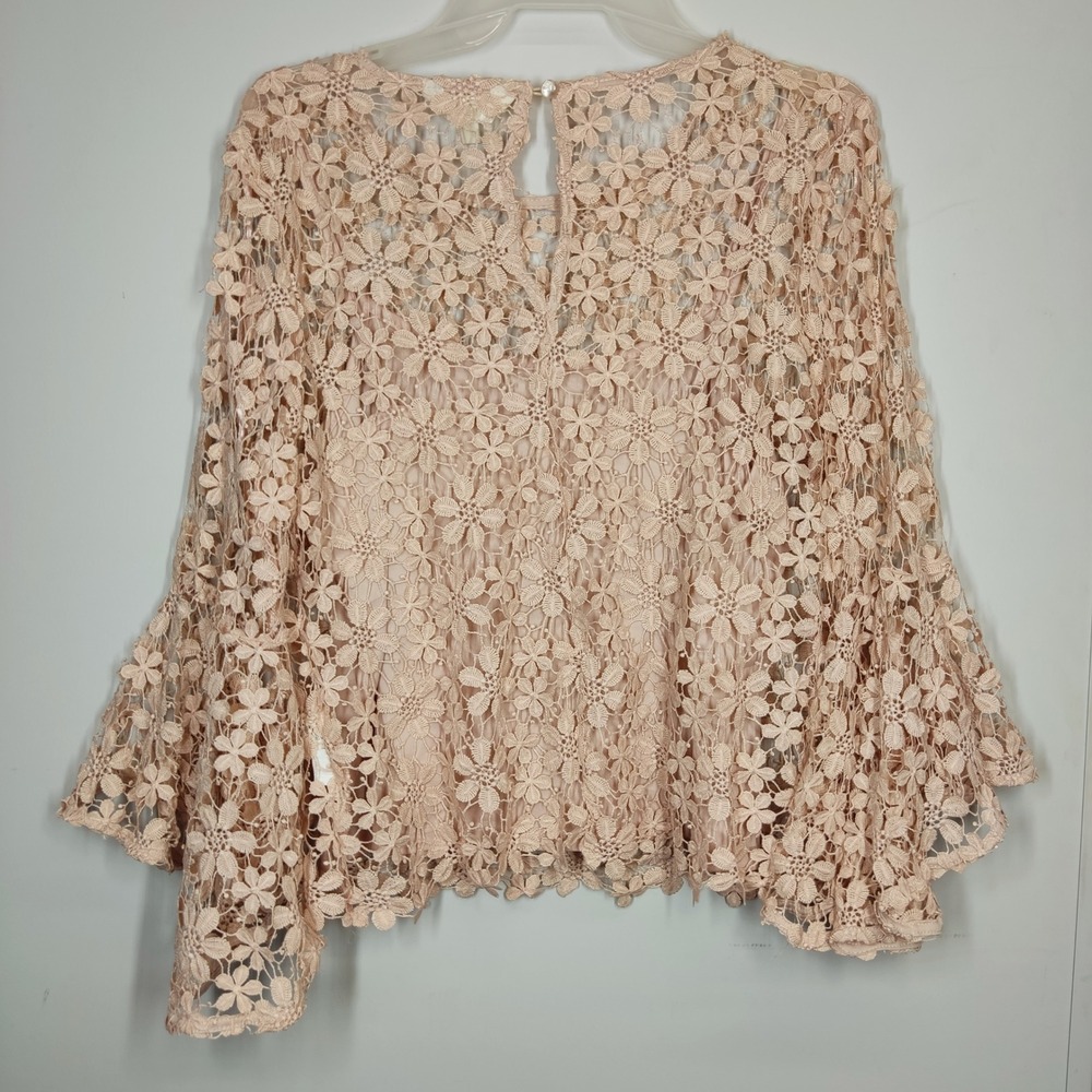 Adiva Blouse Womens Medium Pink Floral Crochet Lace Bell Sleeve Keyhole Top - Picture 2 of 8